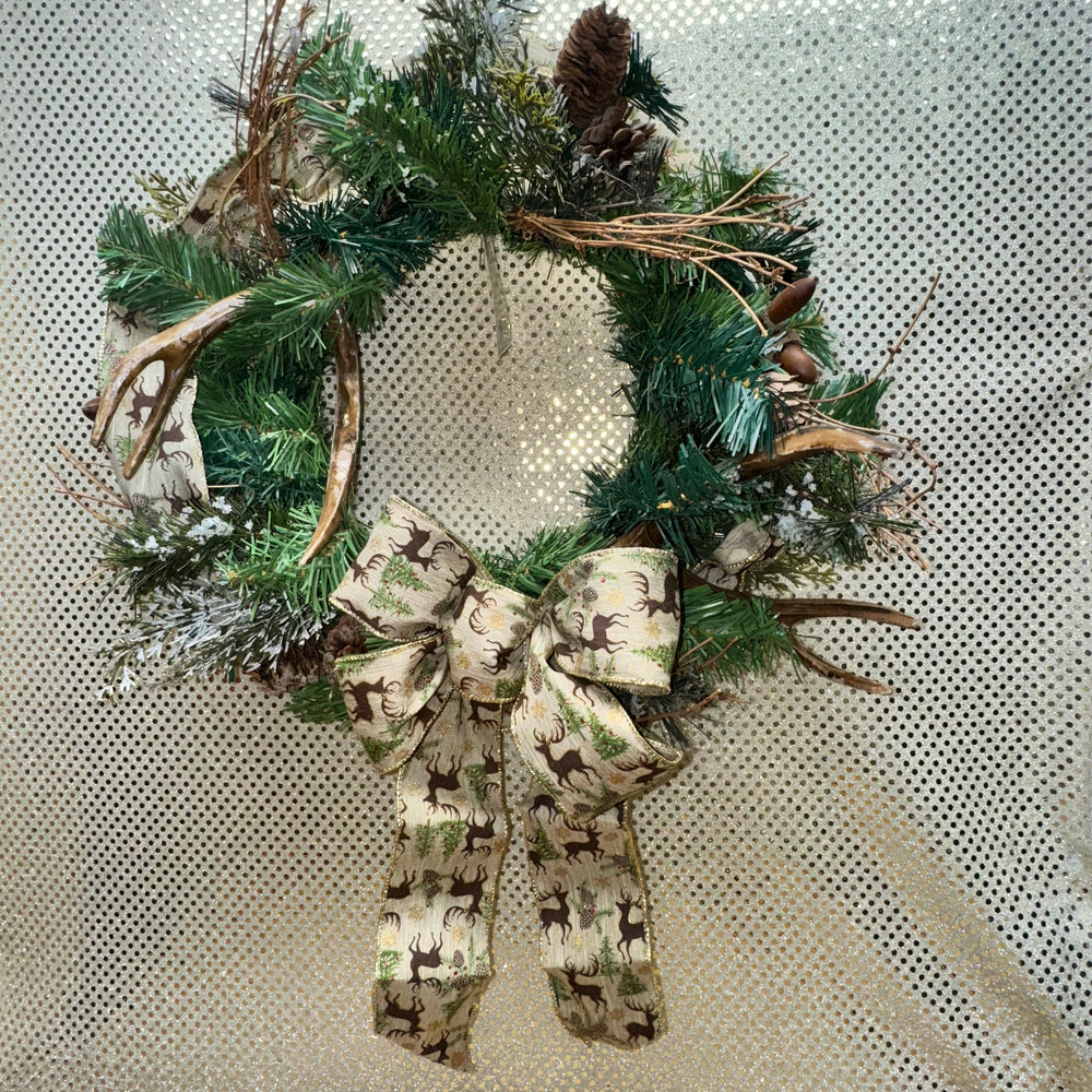 Round Wreath with 2 Antlers