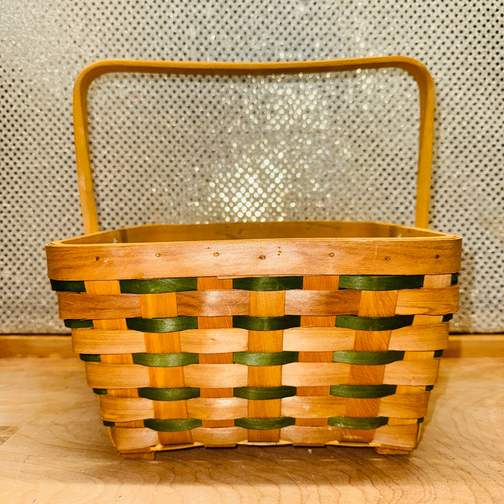 Natural w/Green Chipwood Basket With Drop Handle