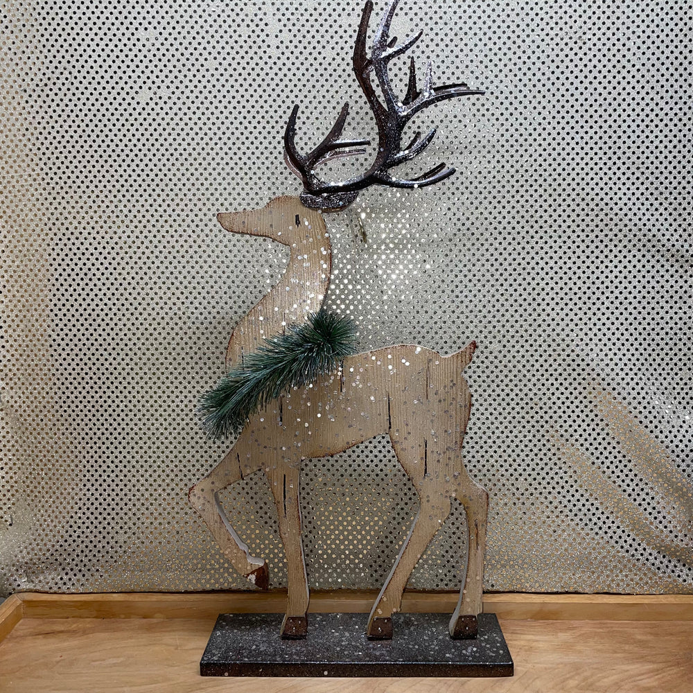 Woodland Deer on Stand