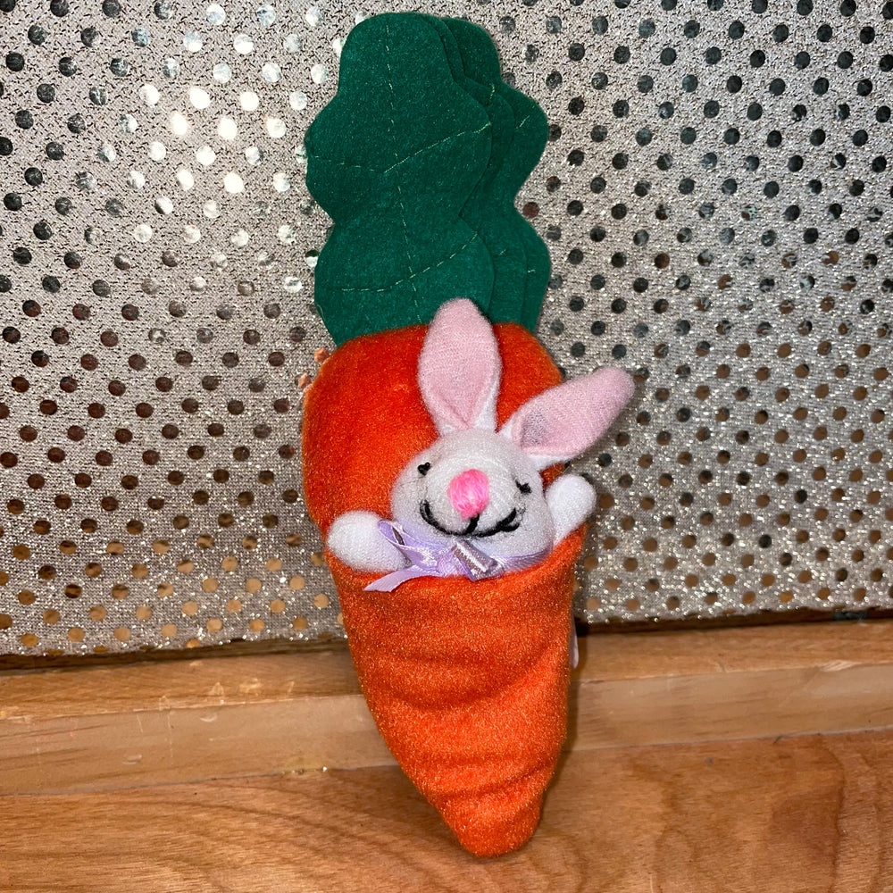 Removable Bunny in Carrot